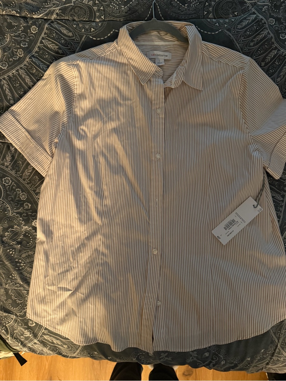 Liz Claiborne Cream and Blue Striped Short-Sleeve Button Down Shirt